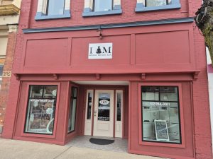 I am Hollistic storefront